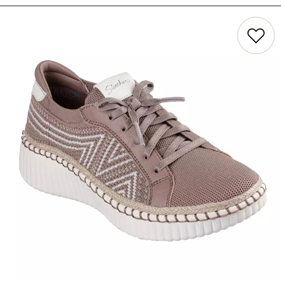 Skechers Wilshire BLVD Bellevue Tan White Sneakers. Size 6 - Picture 3 of 9